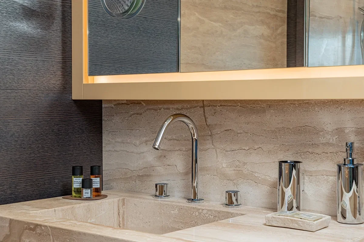 55 fiftyfive bathroom 0.jpg