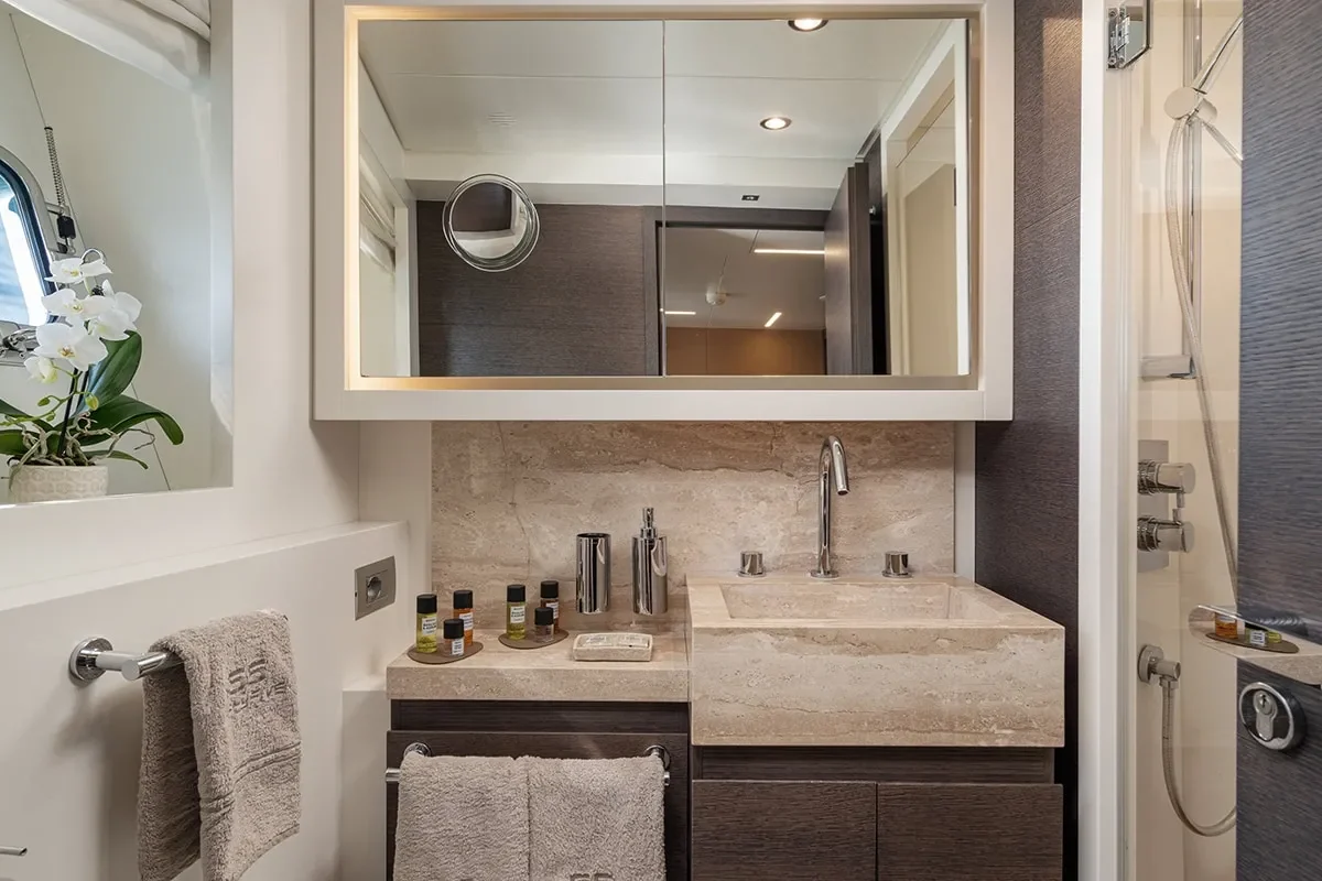 55 fiftyfive bathroom 4 0.jpg