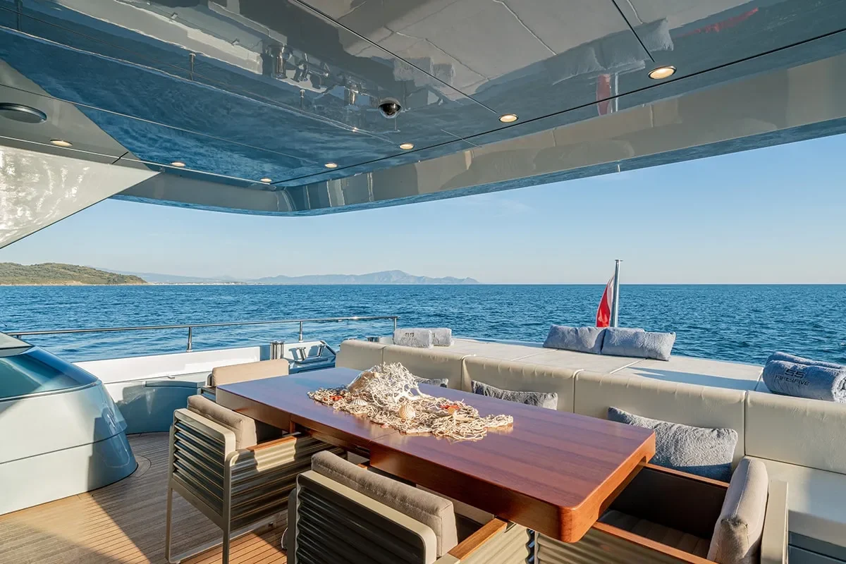 55 fiftyfive dinning area.jpg