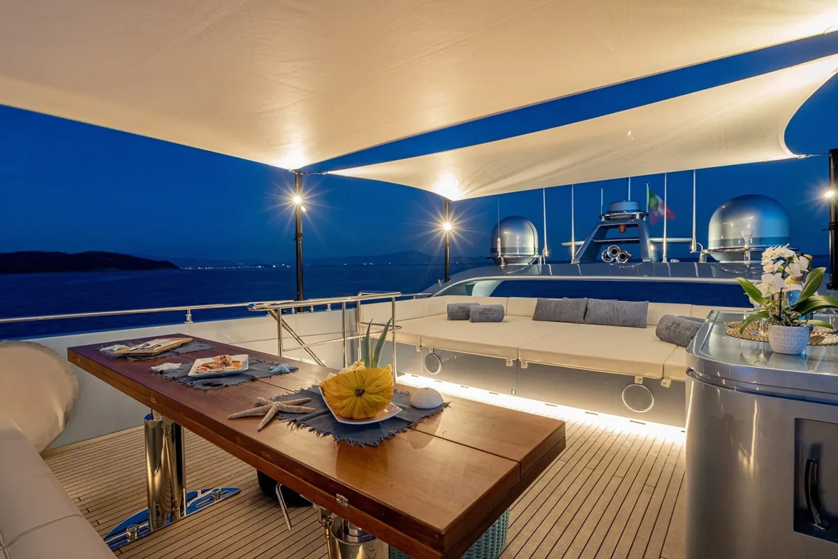 55 fiftyfive flybridge.jpg