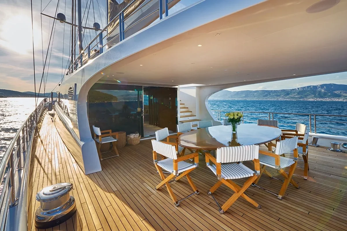 ACAPELLA Aft deck.jpg (1)