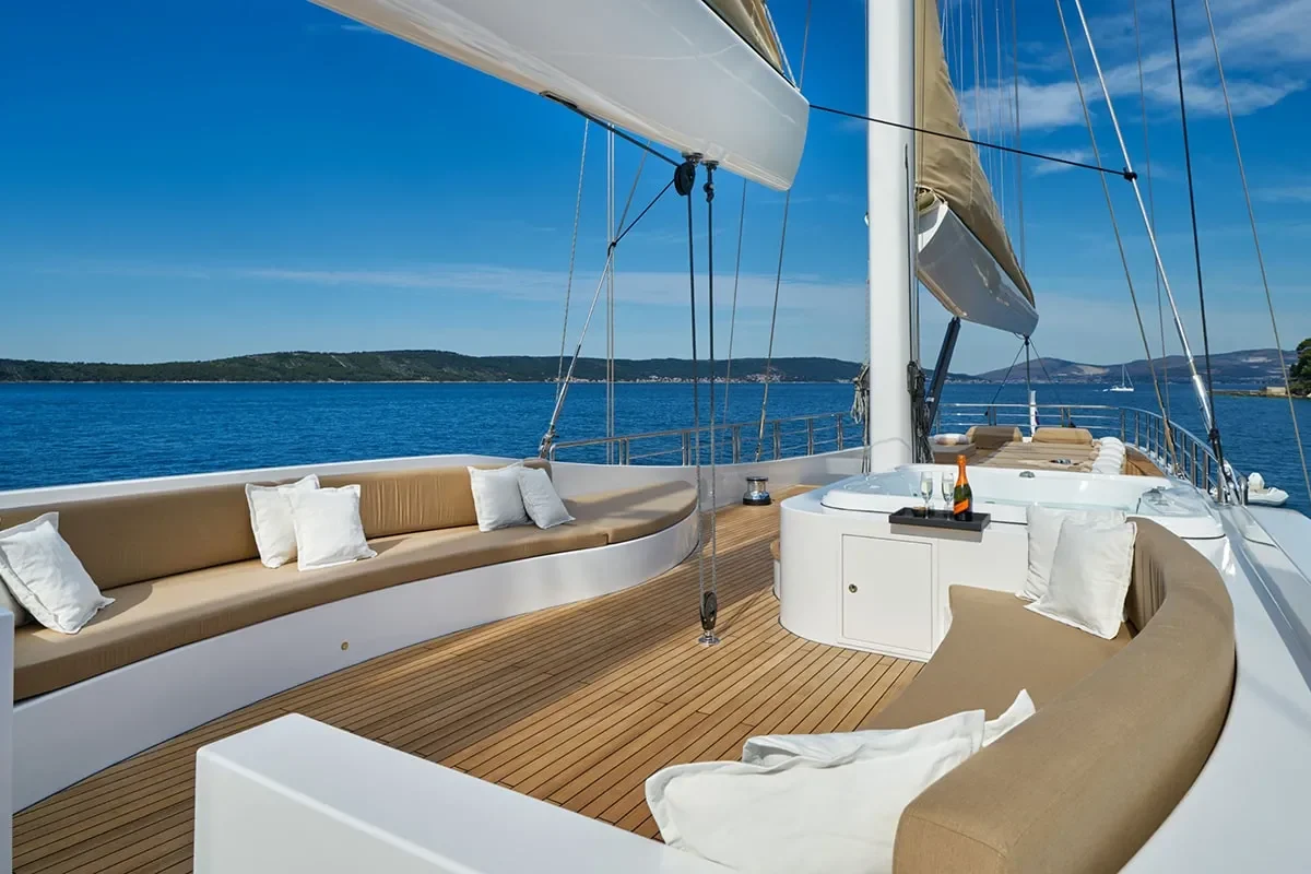 ACAPELLA Flybridge 0.jpg