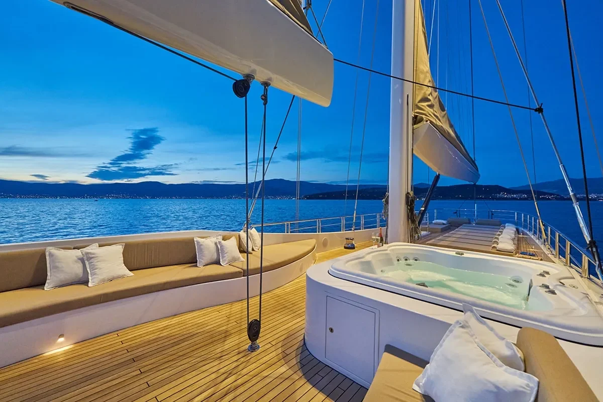 ACAPELLA Flybtridge.jpg