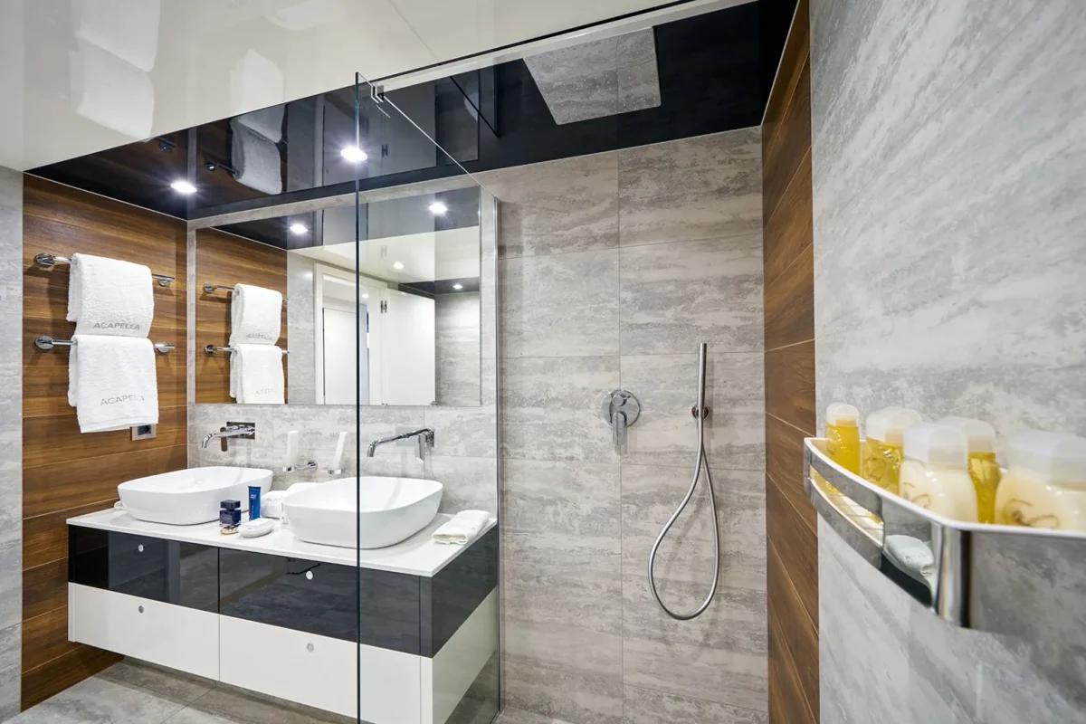 ACAPELLA Master bathroom.jpg