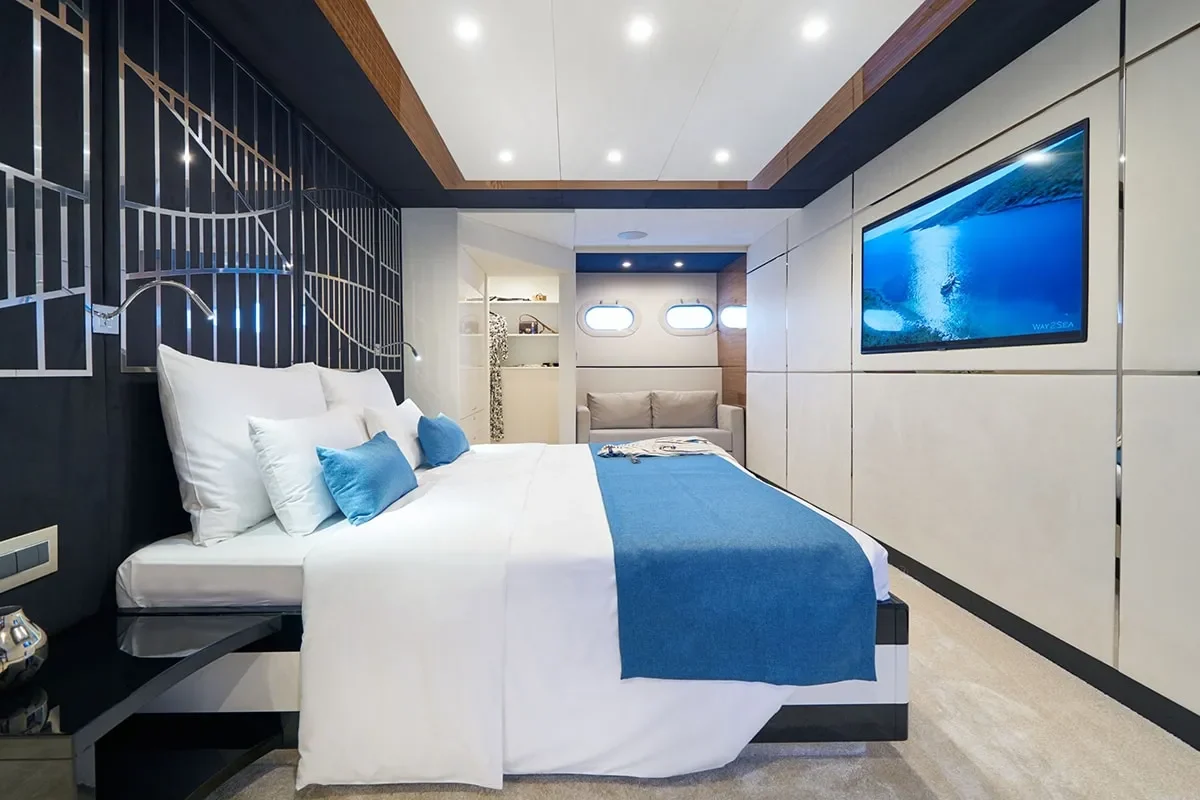 ACAPELLA Master cabin (2).jpg