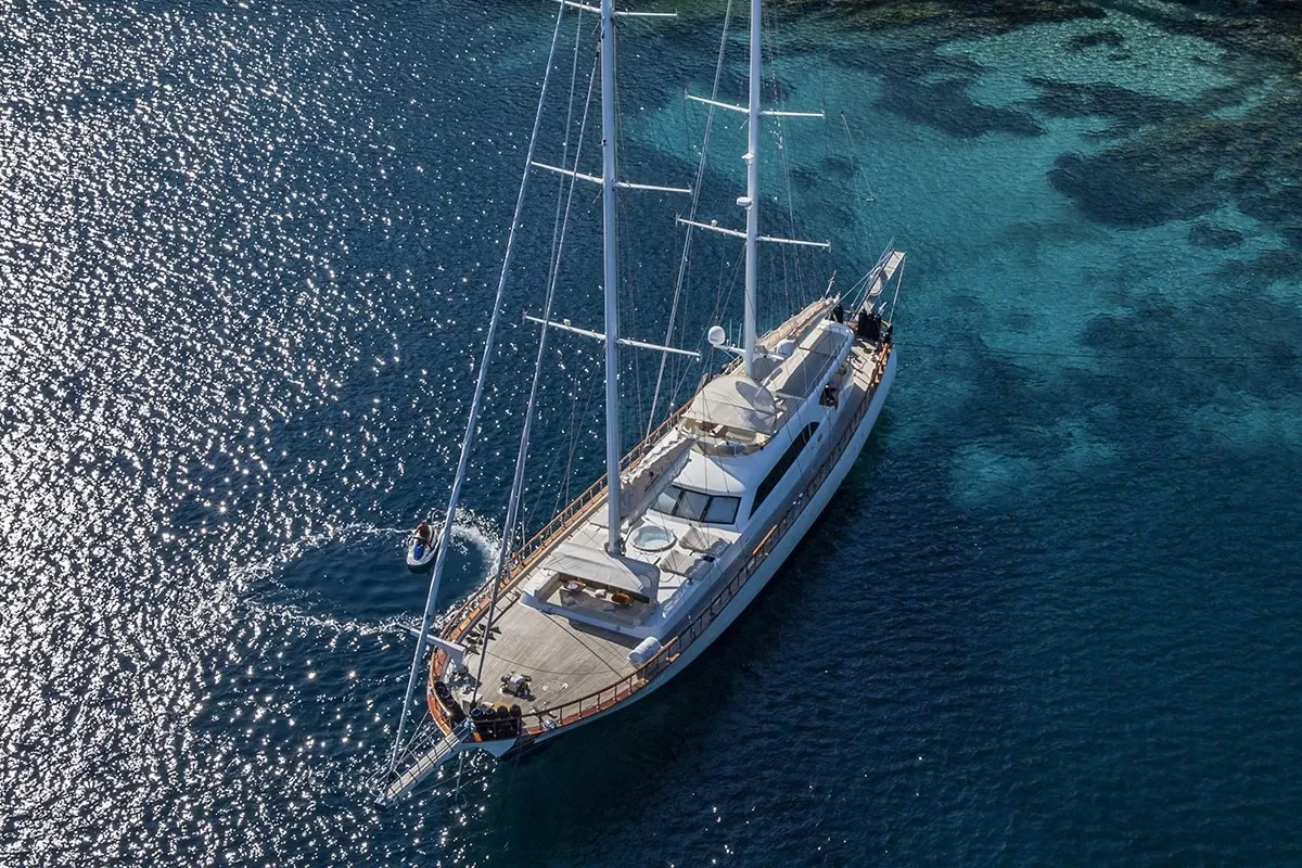 ALESSANDRO I Anchored (2).jpg