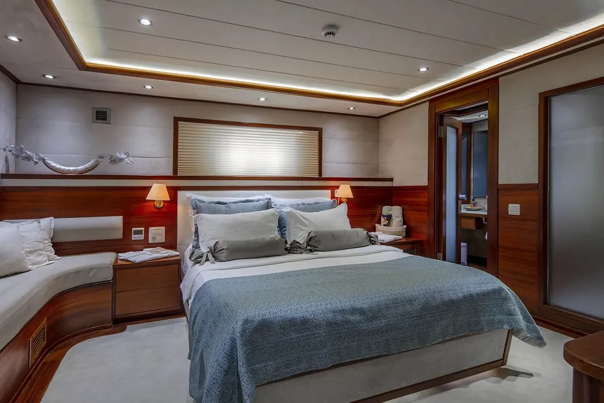 ALESSANDRO I Double cabin.jpg