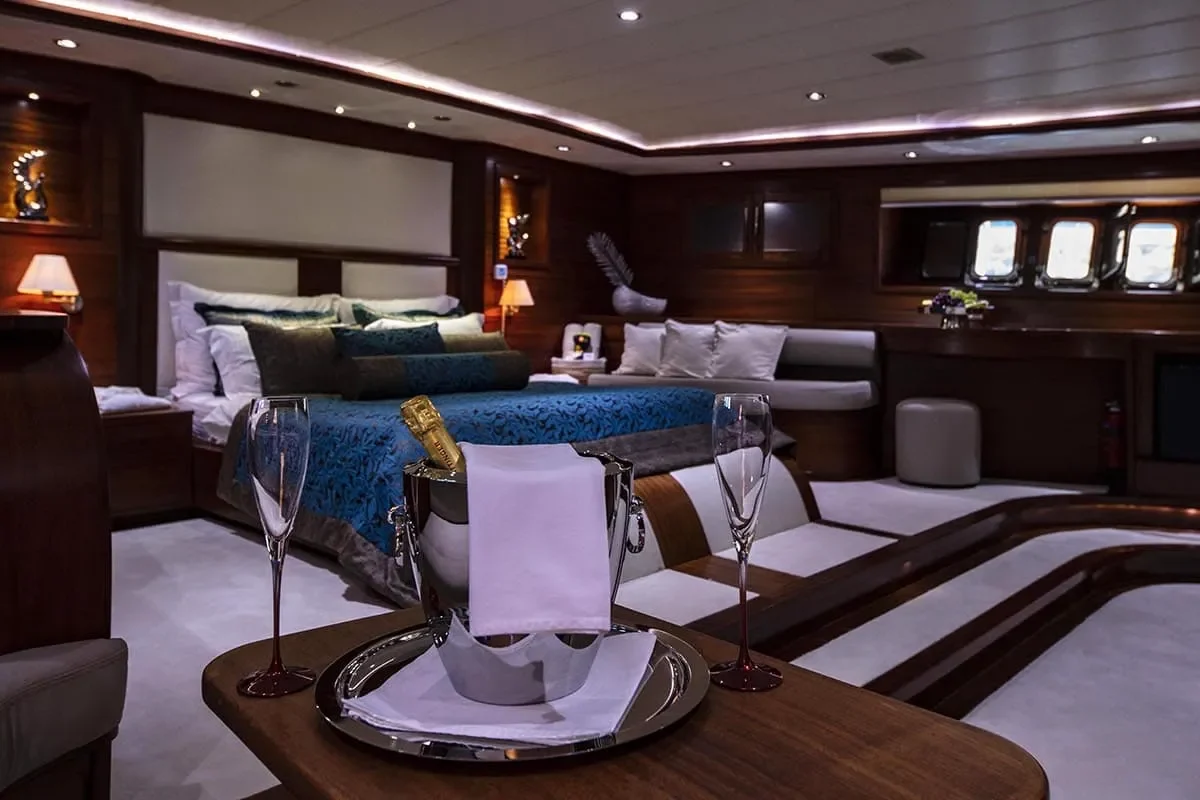 ALESSANDRO I Master cabin (3).jpg