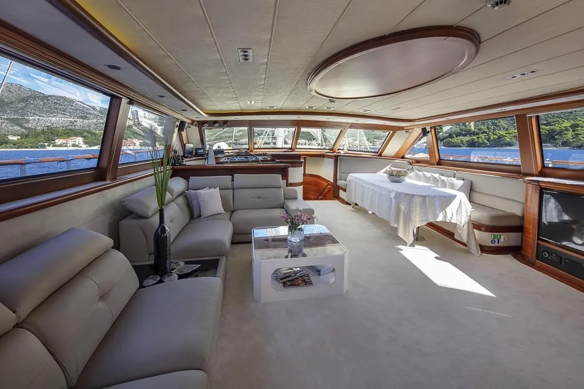 ALESSANDRO I Salon (2).jpg (1)