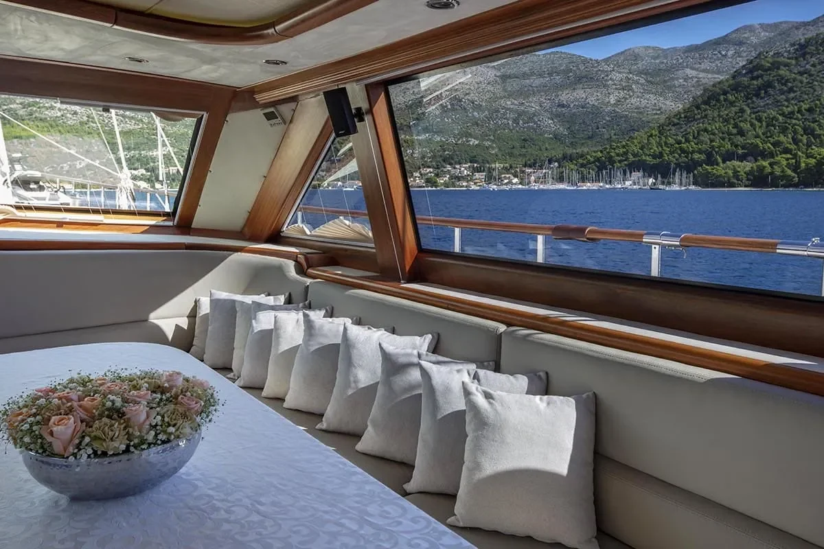 ALESSANDRO I Salon (3).jpg