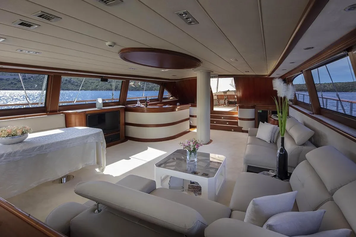 ALESSANDRO I Salon (4).jpg