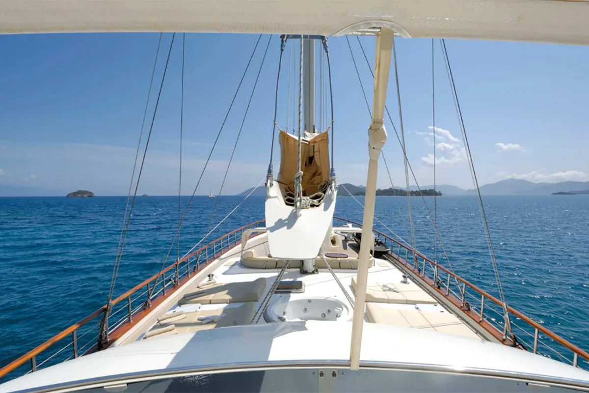 ALESSANDRO I Sundeck.jpg