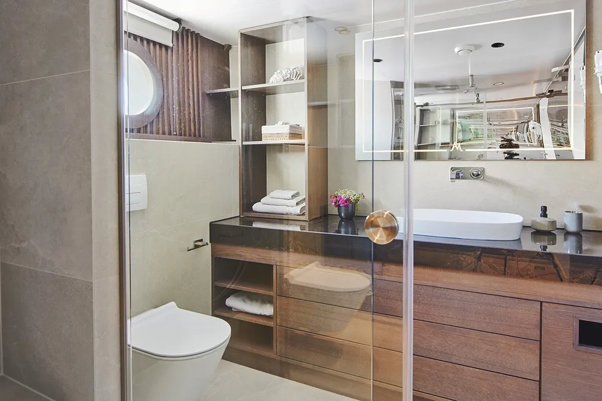 ANIMA MARIS Bathroom 0.jpg