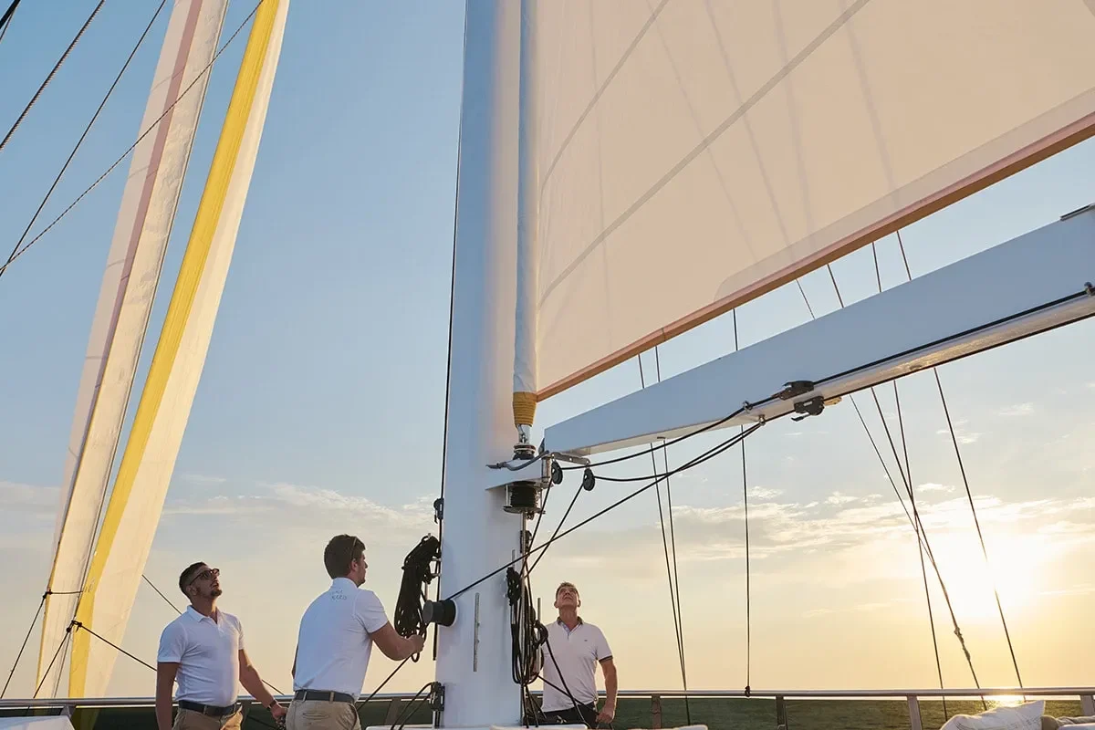 ANIMA MARIS Sailing.jpg