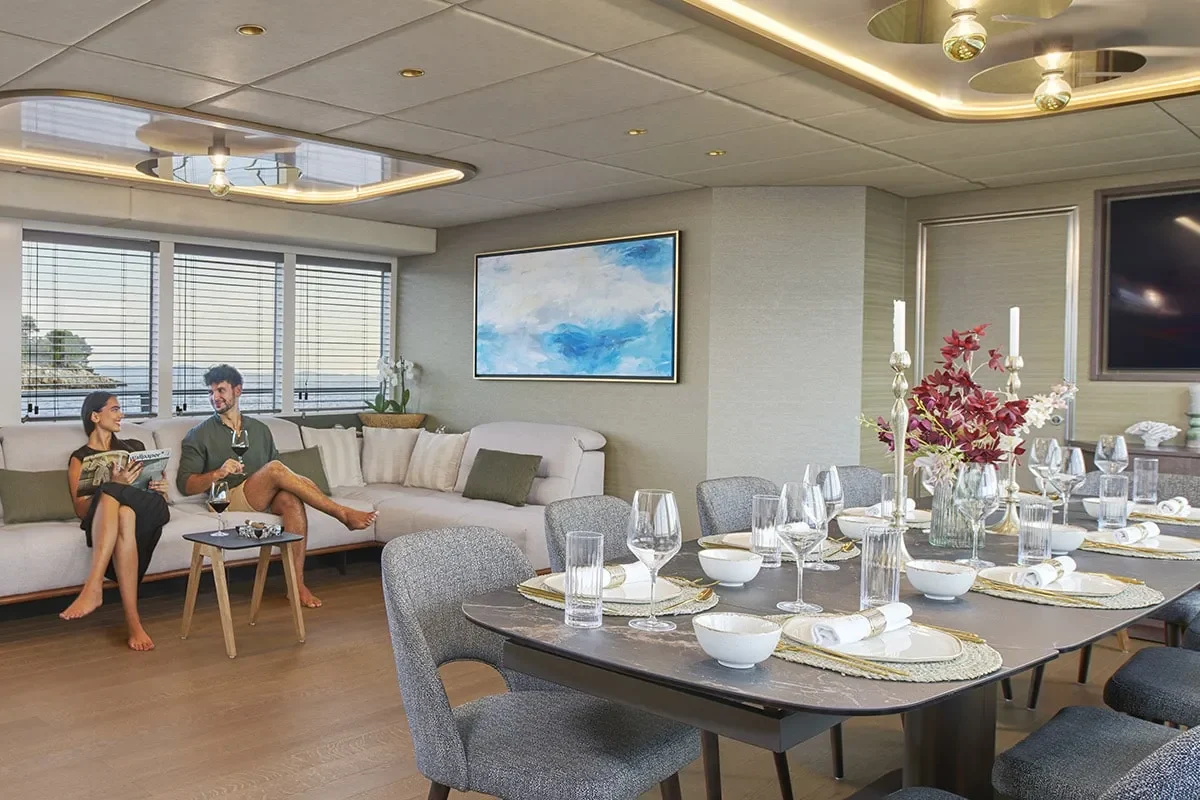 ANIMA MARIS Saloon.jpg (1)