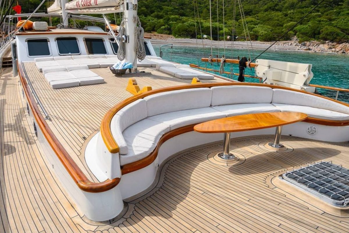 CANER 4 Bow deck 2 2