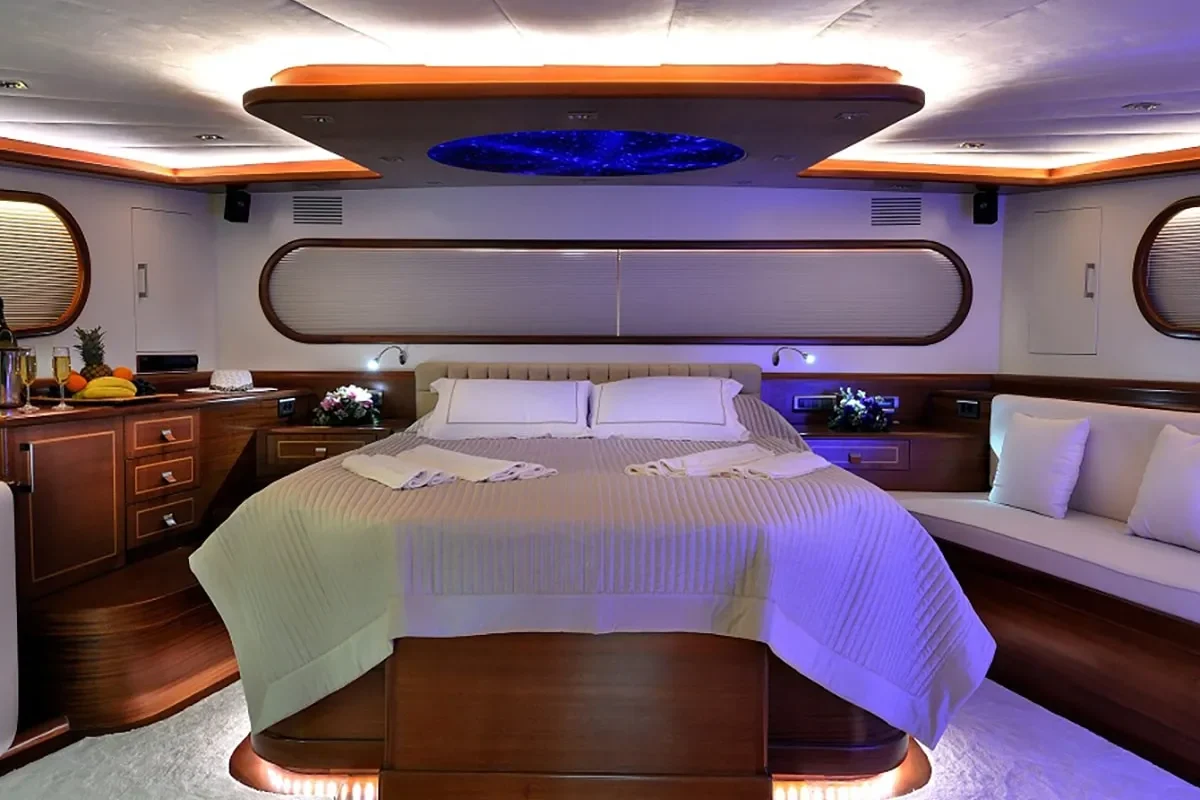 DOLCE MARE Master cabin (2).jpg (1)