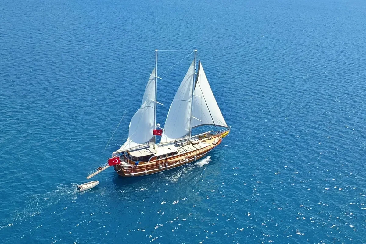 KAPTAN MEHMET BUGRA Sailing.jpg