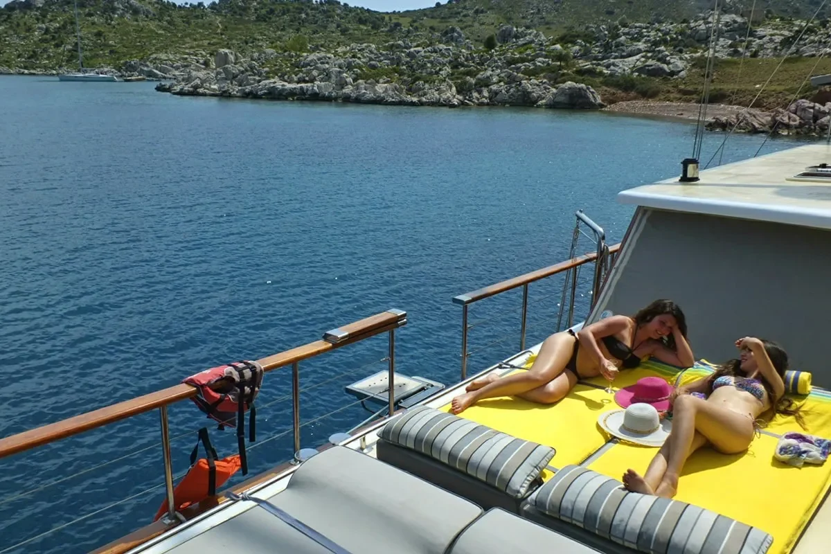 KAPTAN MEHMET BUGRA Sun deck.jpg