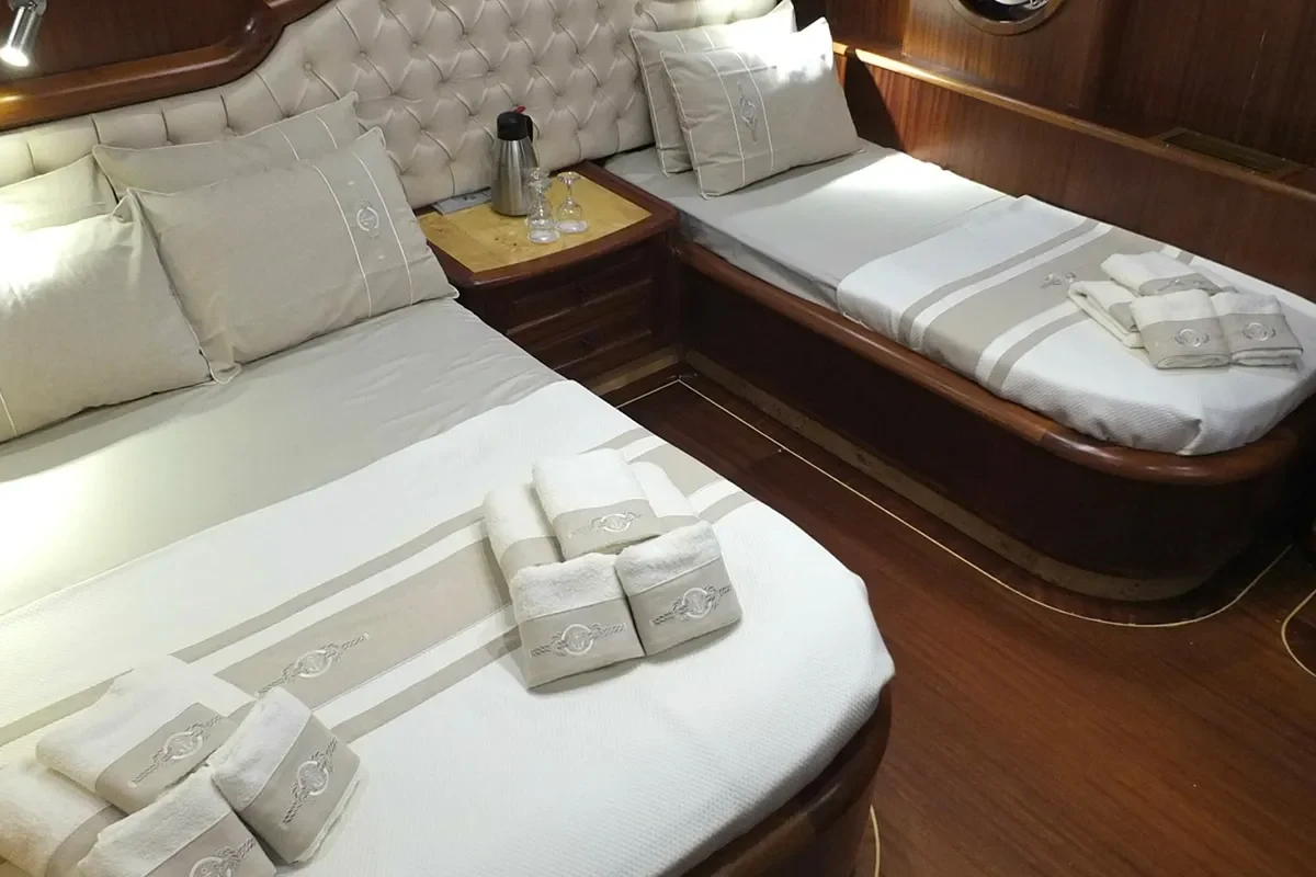 KAPTAN MEHMET BUGRA Triple cabin.jpg (1)