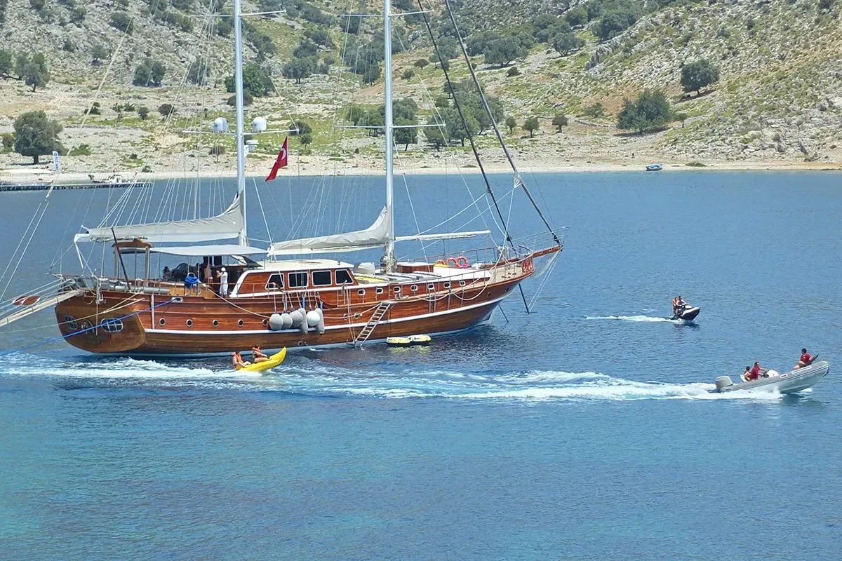KAPTAN MEHMET BUGRA Water sports (2).jpg