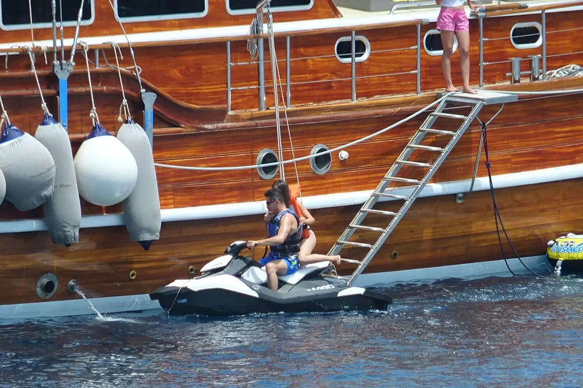 KAPTAN MEHMET BUGRA Water sports.jpg (1)