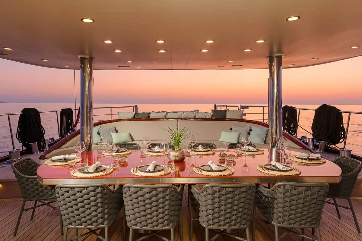 LADY GITA Dining area on Aft deck.jpg