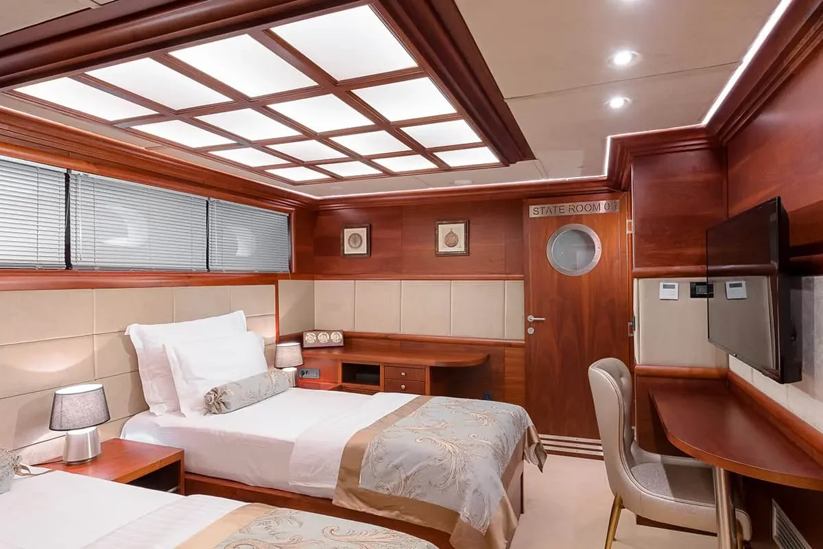 LADY GITA Twin cabin.jpg (1)