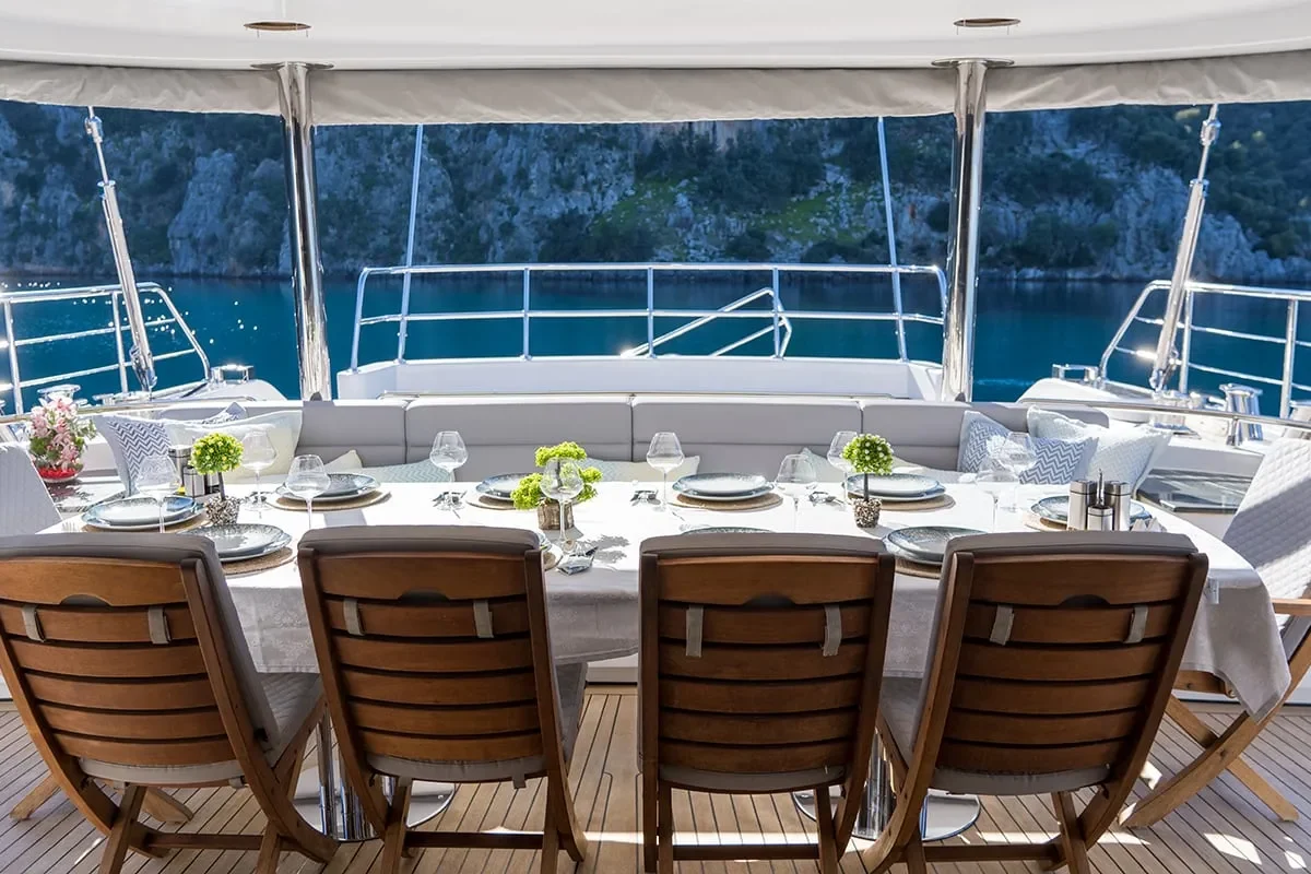 LONG ISLAND Aft deck (2).jpg