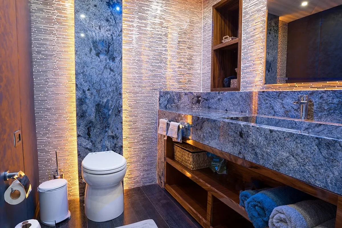 LONG ISLAND Bathroom (4).jpg