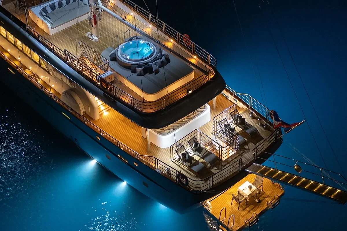 LOVE STORY At night (2).jpg (1)