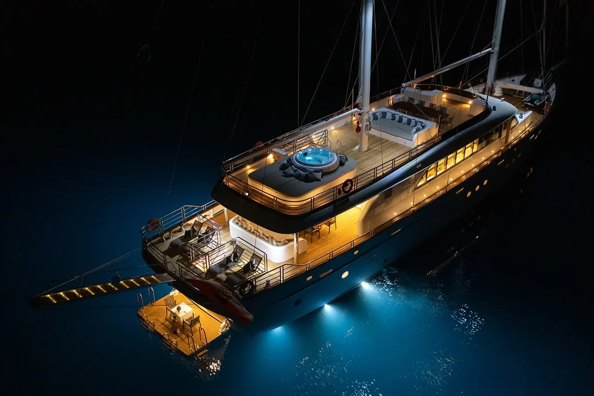 LOVE STORY At night 0.jpg