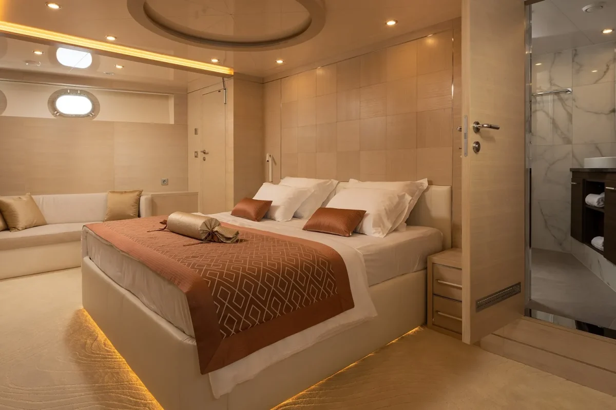 LOVE STORY Double cabin (2).jpg