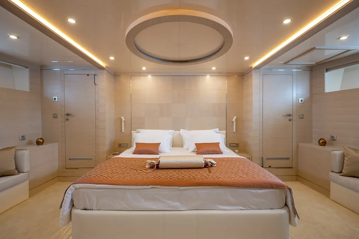 LOVE STORY Double cabin (4).jpg