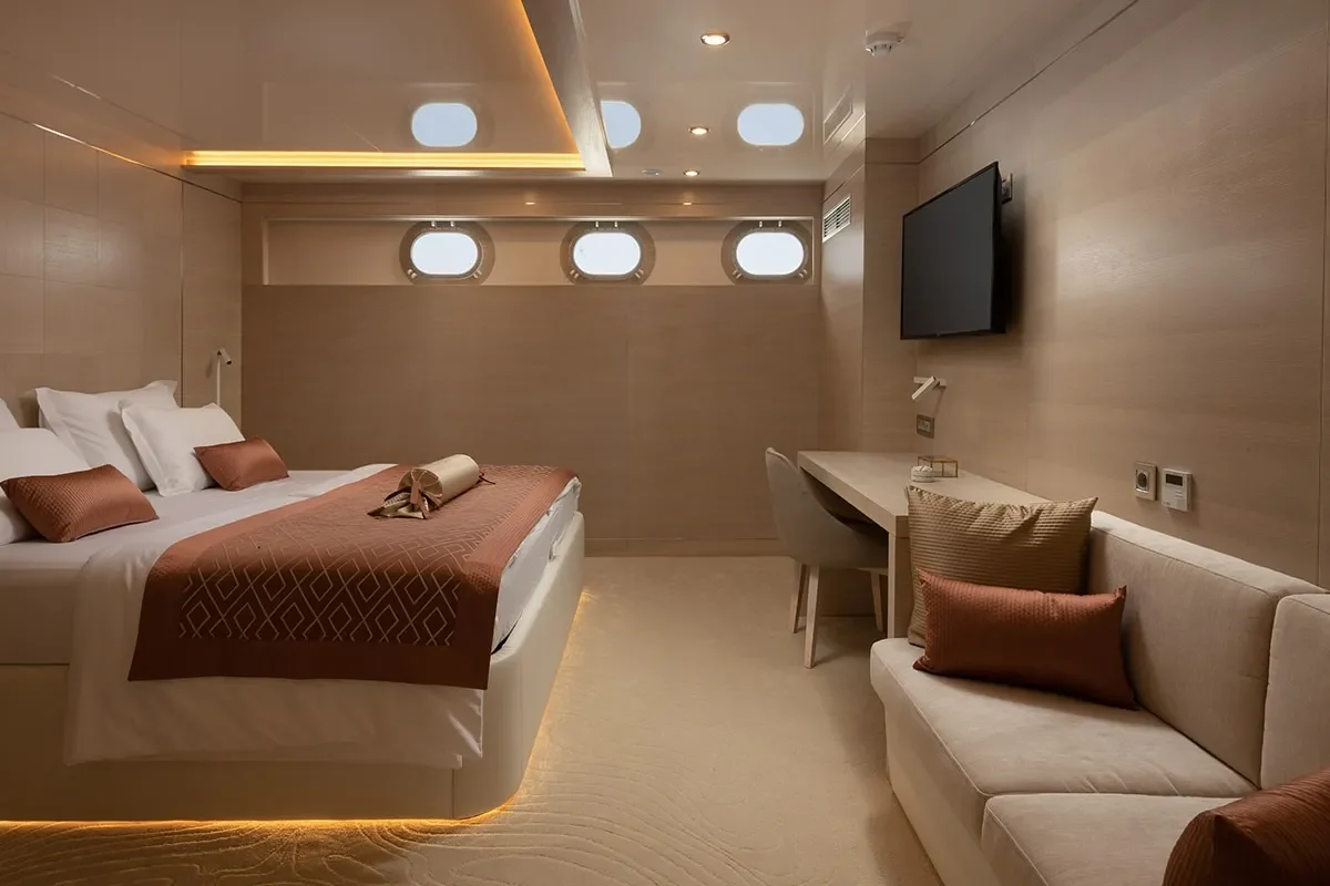 LOVE STORY Double cabin 0.jpg