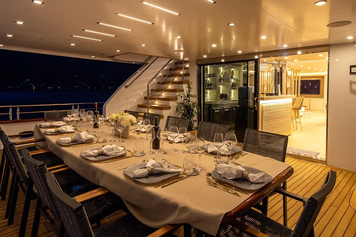 LOVE STORY Table decoration.jpg