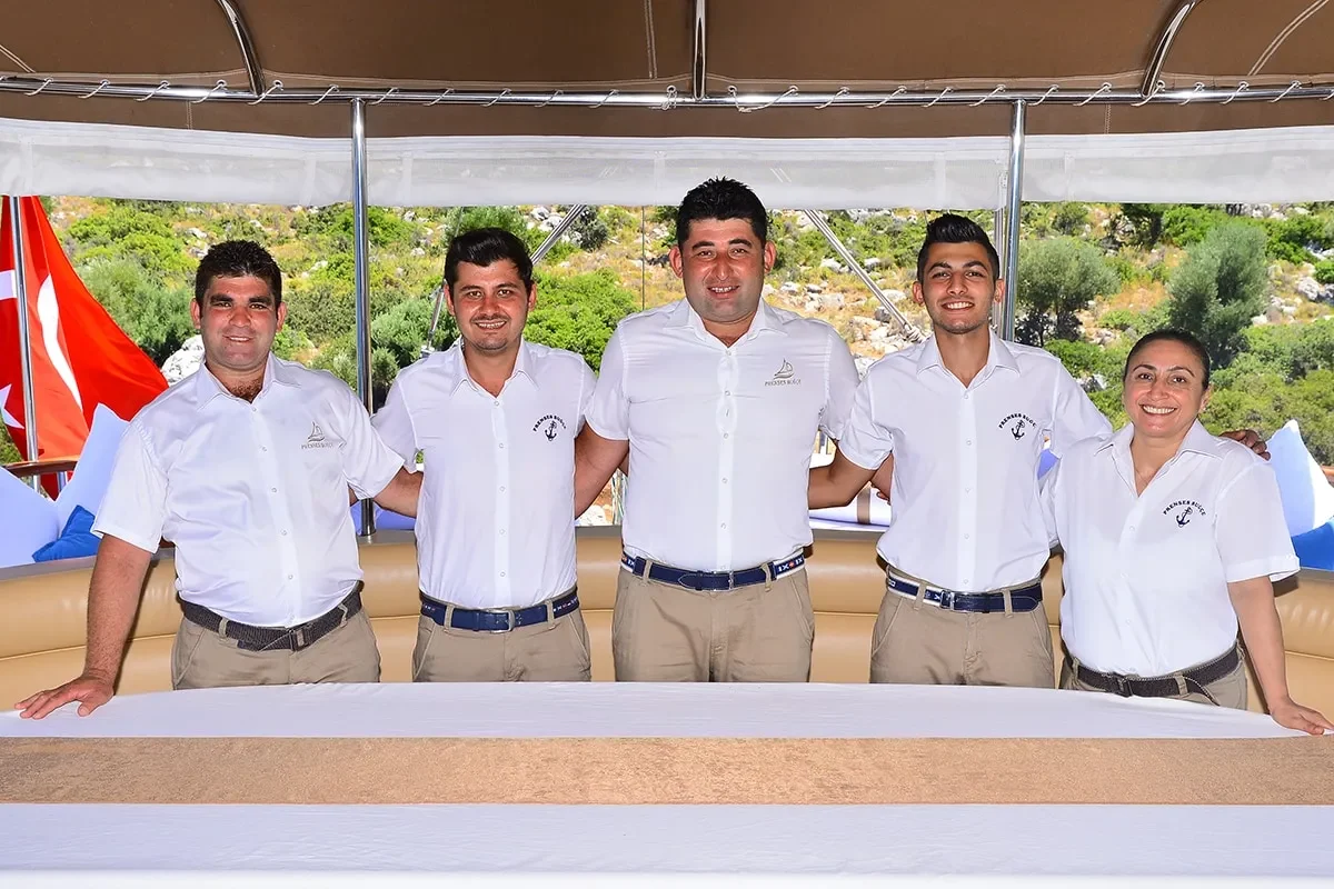 PRENSES BUGCE Crew.JPG