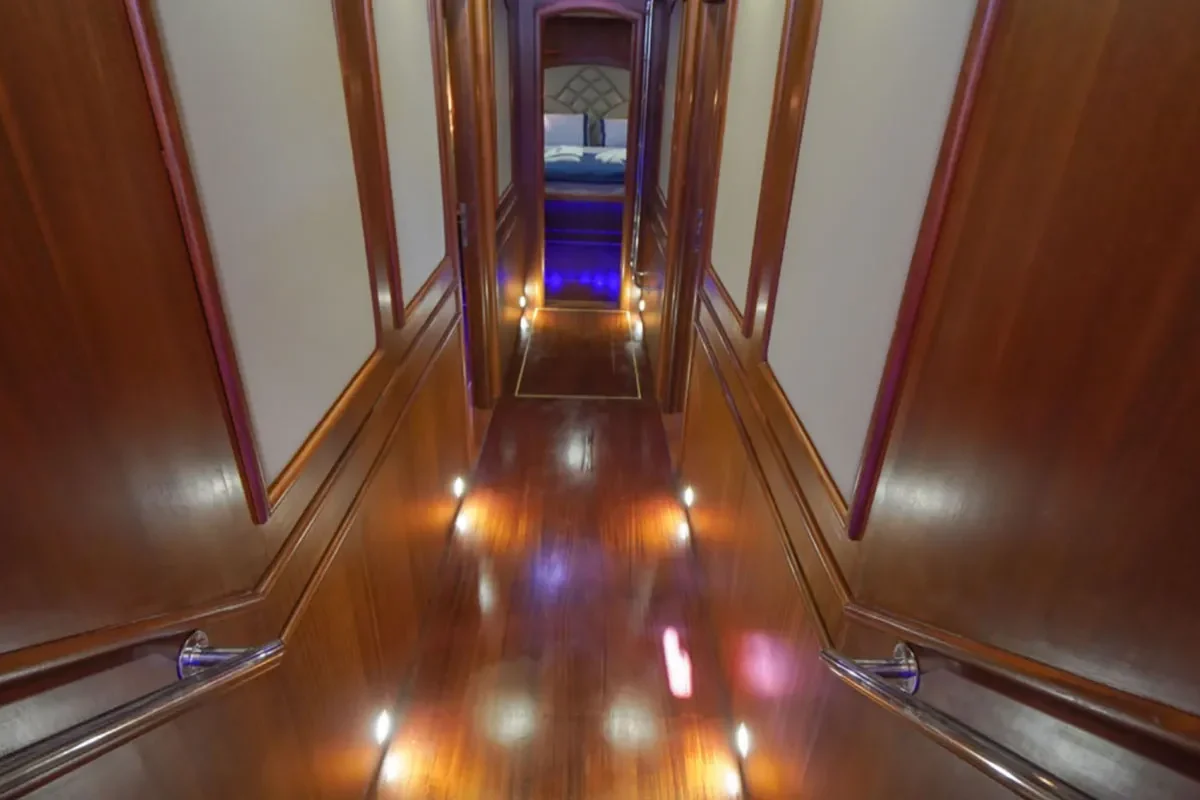 PRENSES ESILA Hallway.JPG