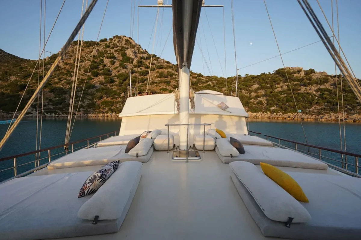 PRENSES ESILA Sun deck.JPG