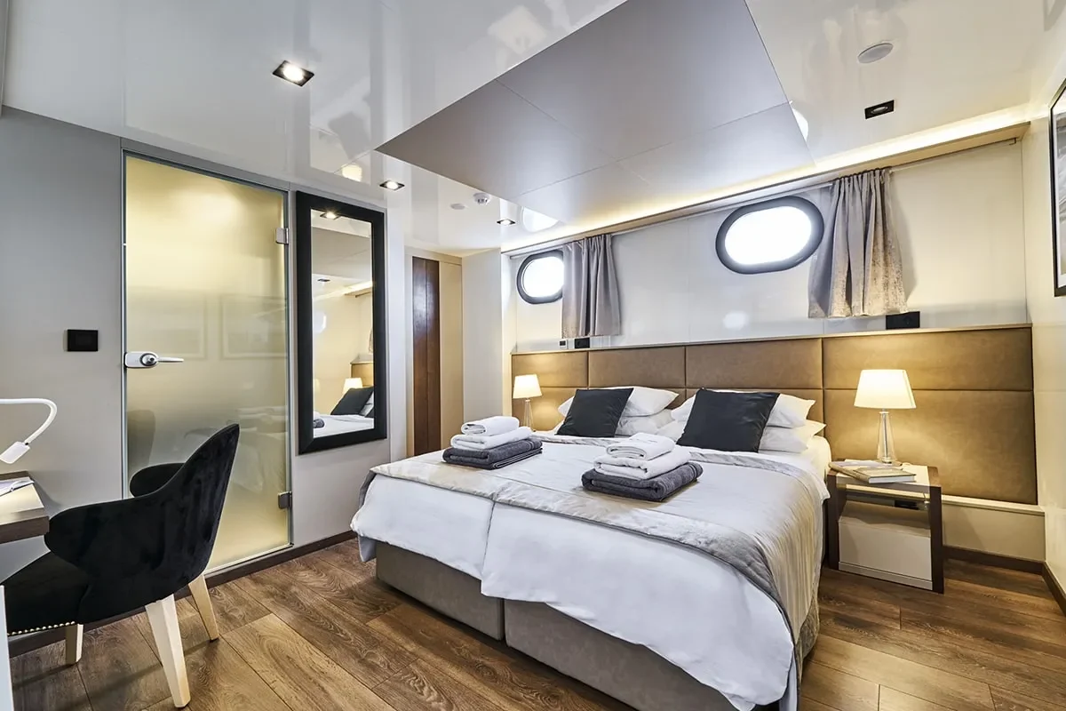 RARA AVIS Double cabin.jpg