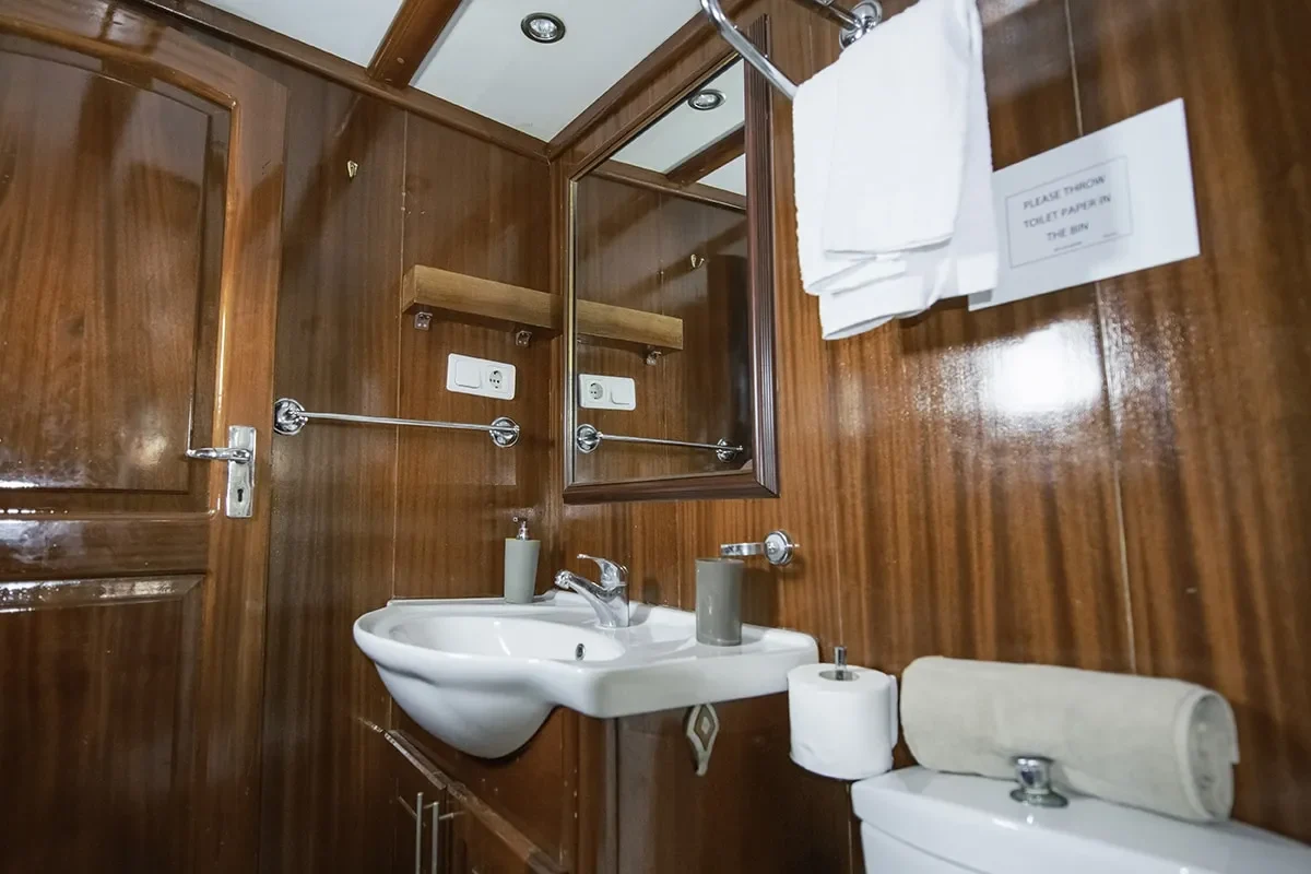 TERSANE IV Bathroom (2).jpg (1)