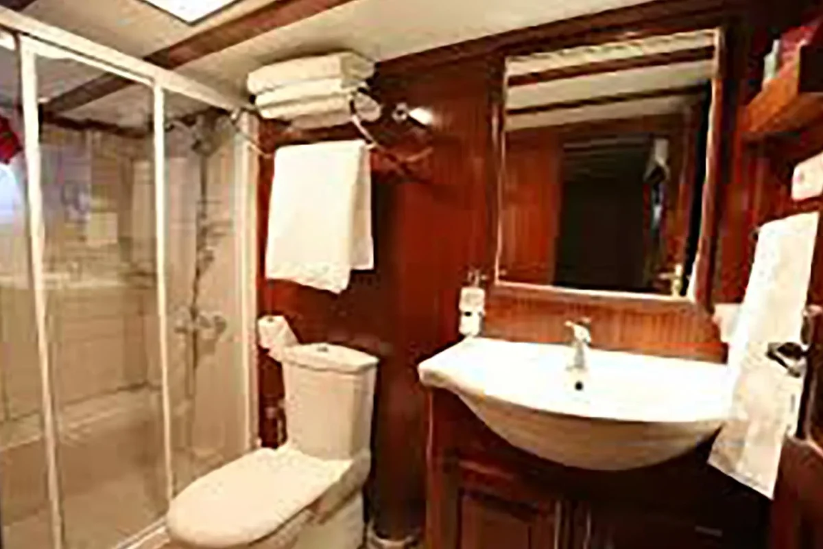 TERSANE IV Bathroom (2).jpg