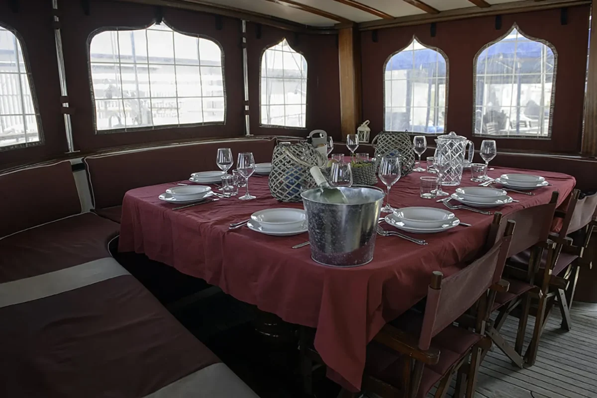 TERSANE IV Dining area on Aft deck.jpg