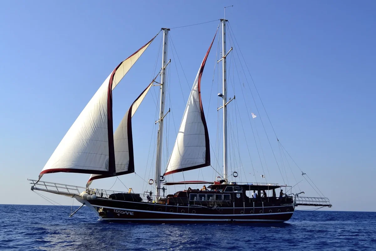 TERSANE IV Sailing.jpg