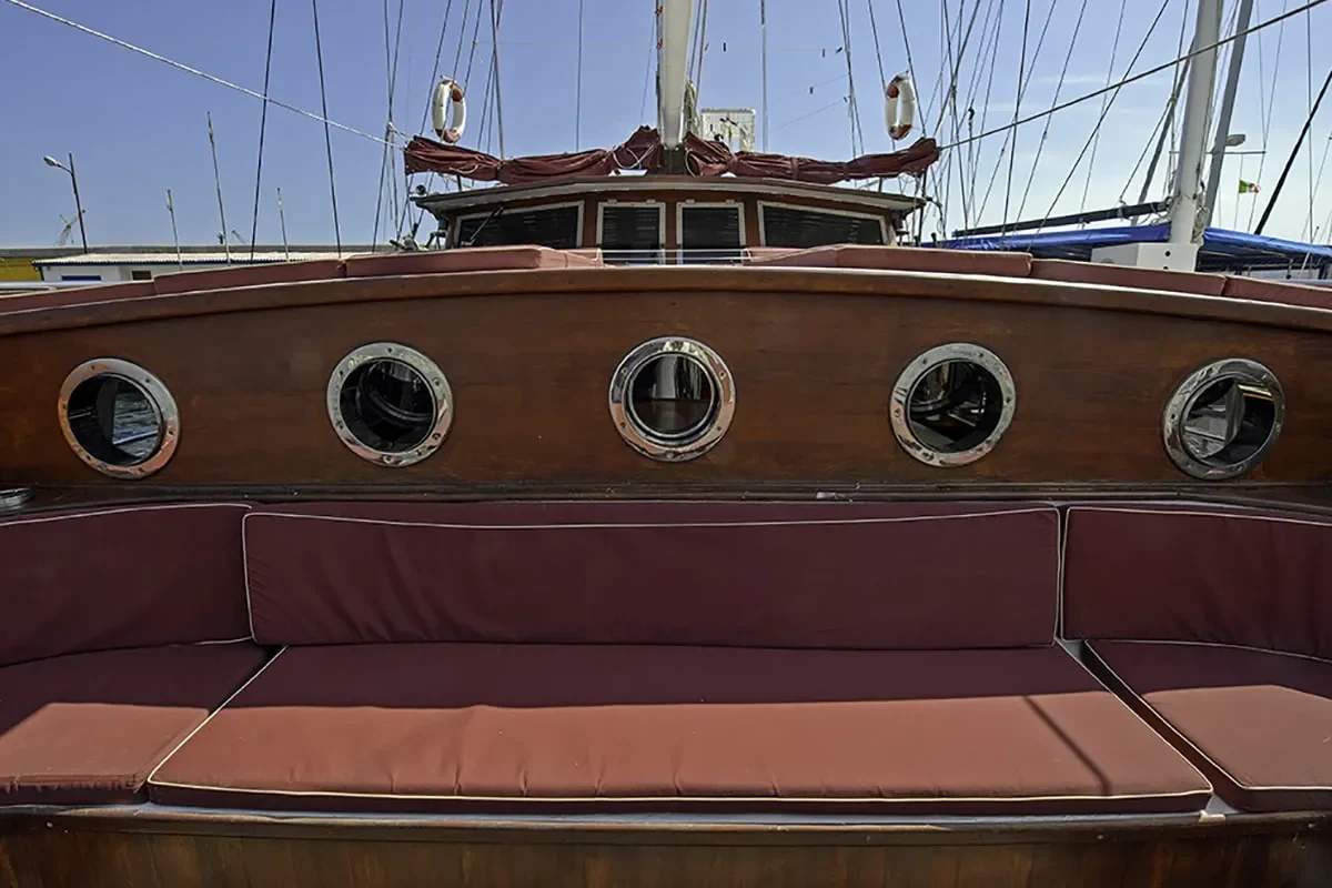 TERSANE IV Sitting area on deck.jpg