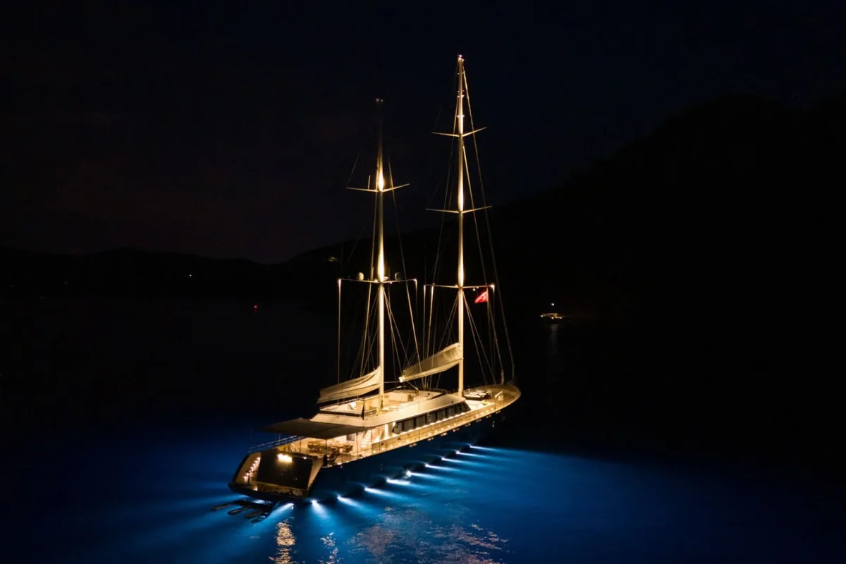 de love at night.jpg