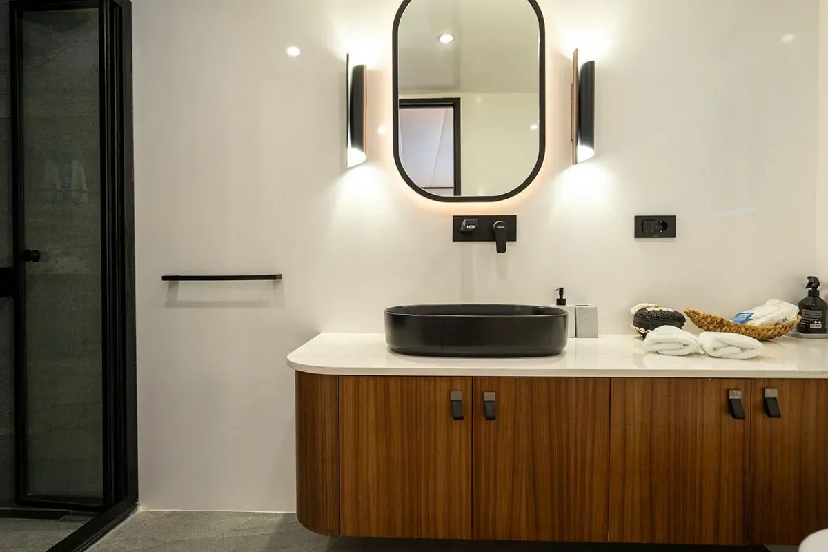 de love bathroom 0.jpg