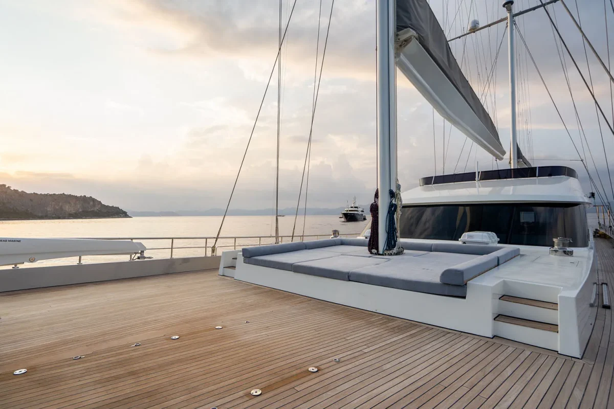 de love bow deck 2.jpg