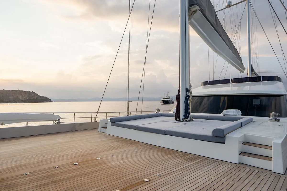 de love bow deck 4.jpg