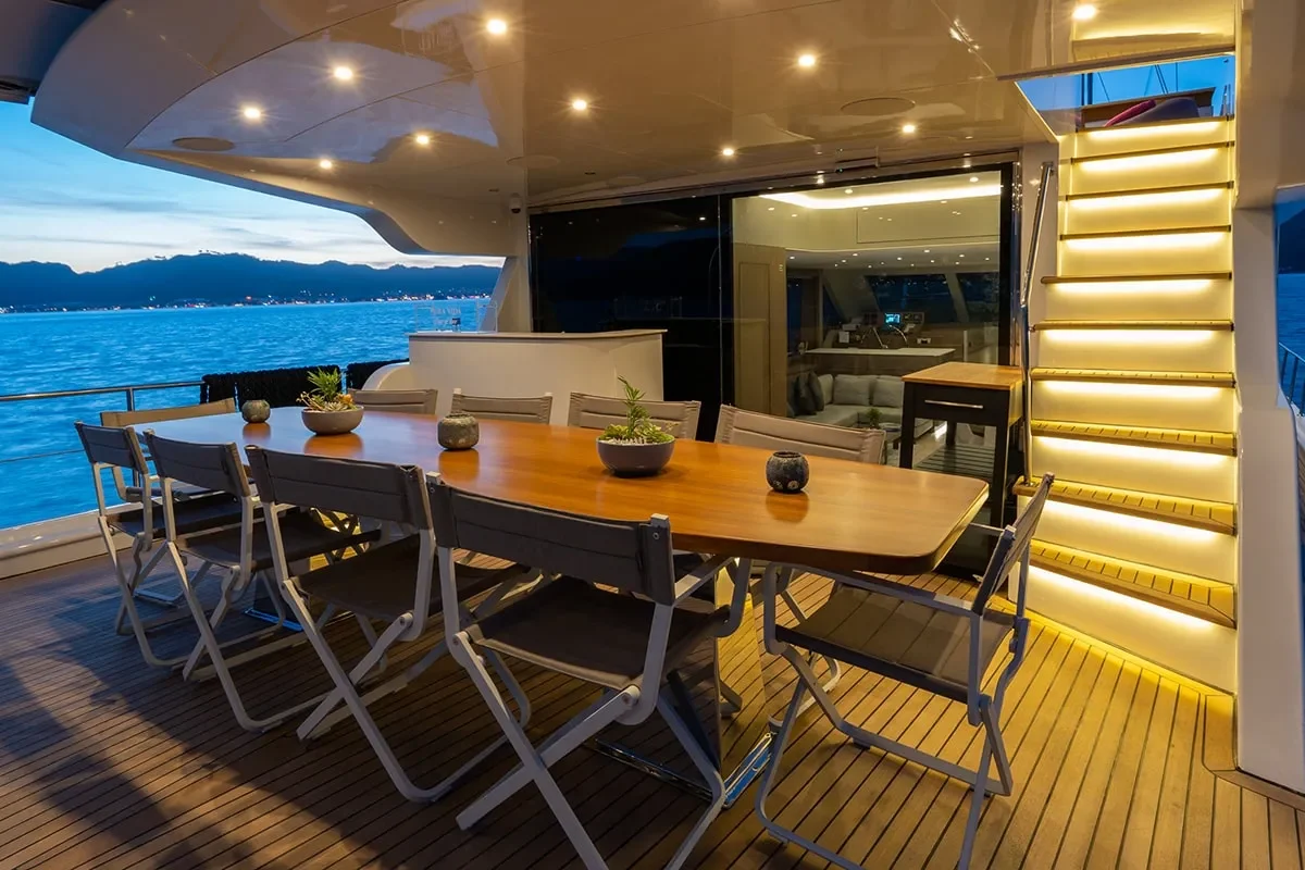 good life aft deck 3.jpg